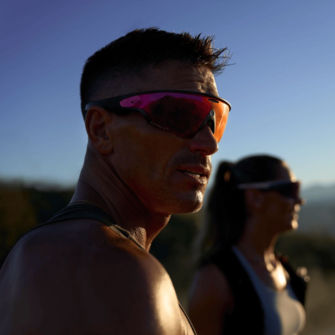 Oakley Meta Vanguard 0OW8001 | Lentes Inteligentes con Cámara y Meta AI.
